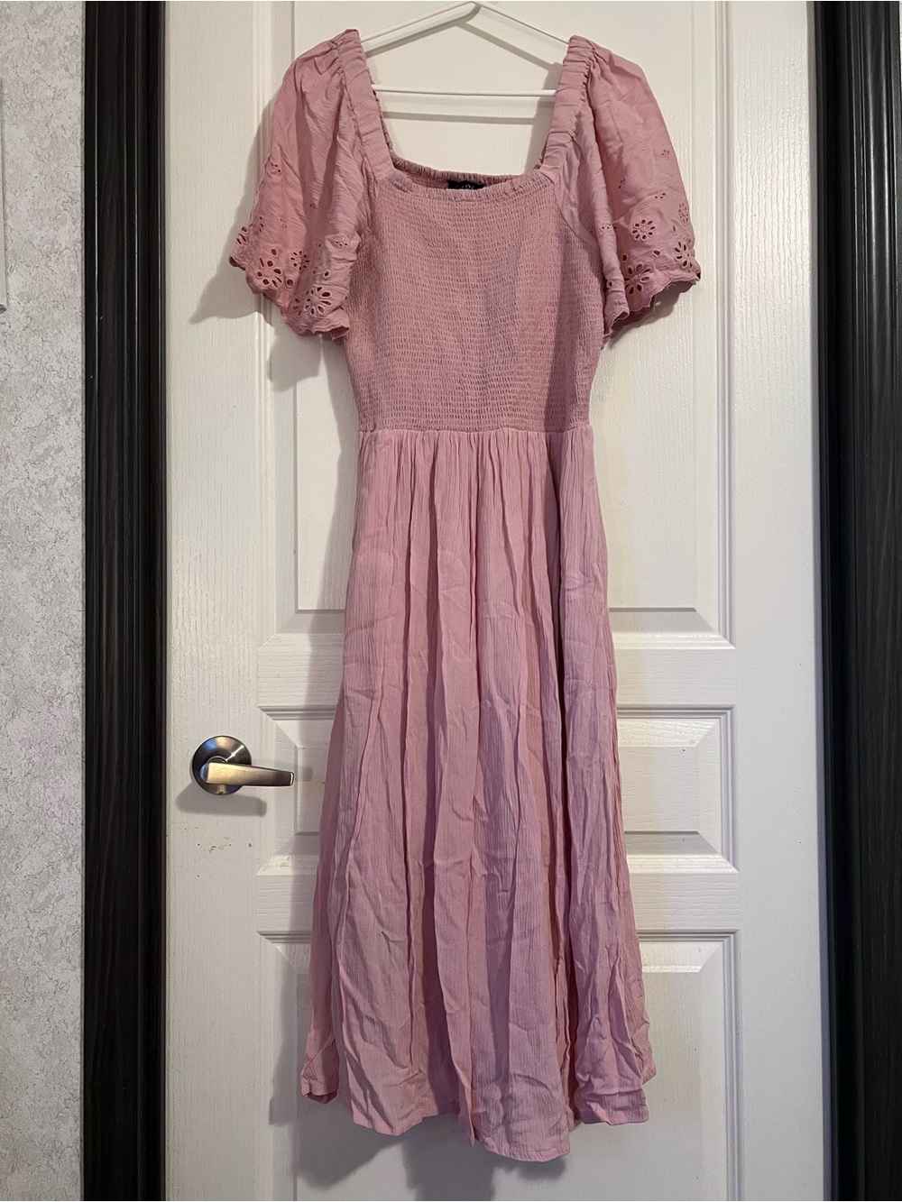 Women’s Pink Puff Sleeve Midi Dress NWOT
